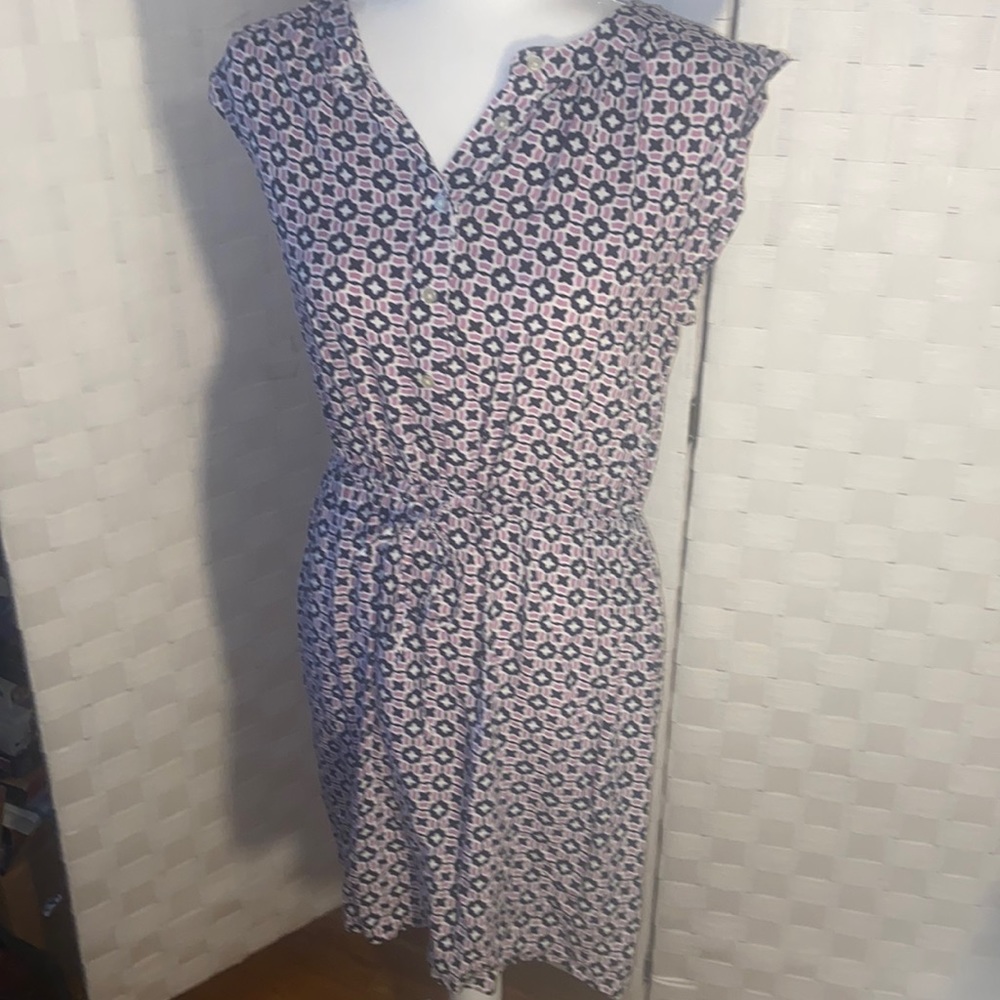 Cute summer dress by Loft size S